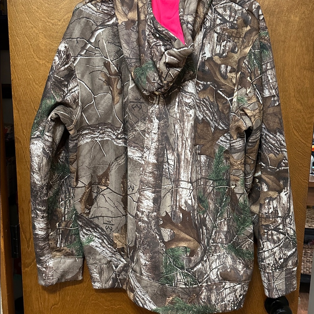 Realtree Camo Hoodie - Picture 2 of 3